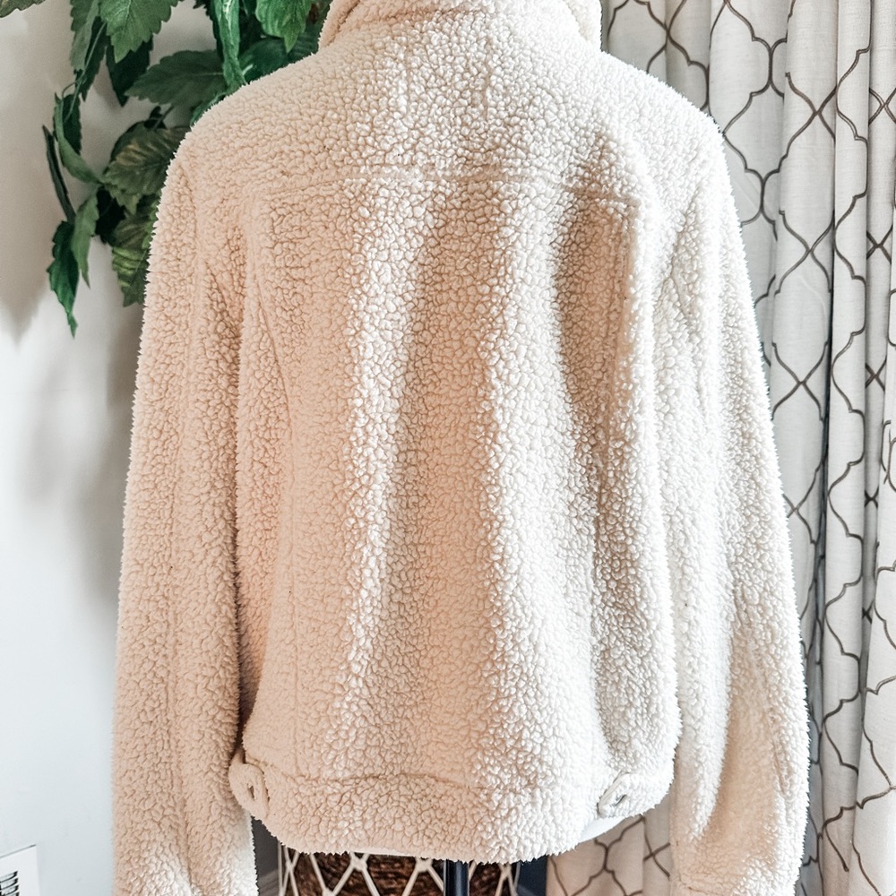 Sherpa Jacket - Picture 2 of 4